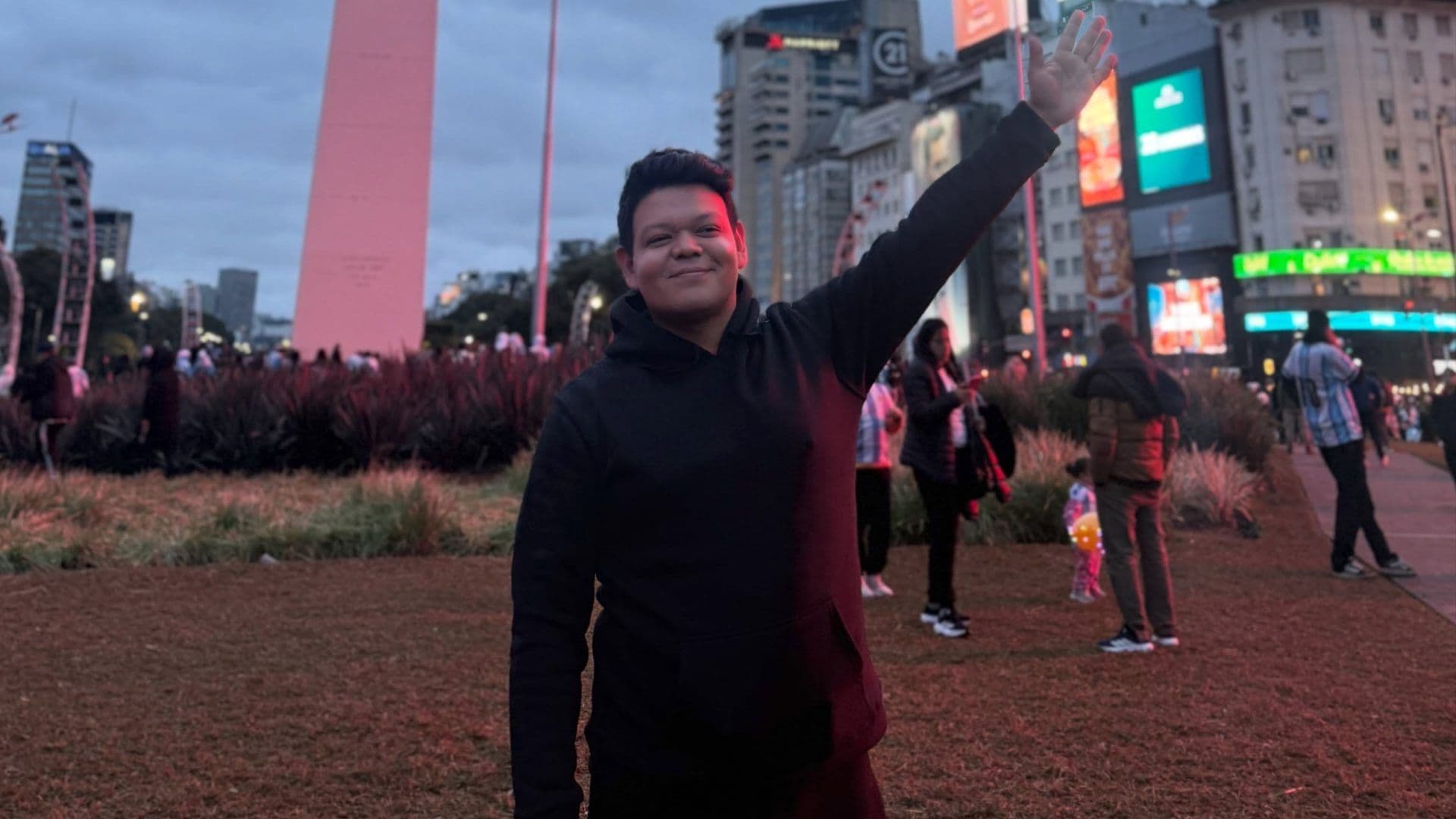 Restos de Colaborador de Bely y Beto Llegarán a Monterrey tras Fallecer en Gira en Argentina