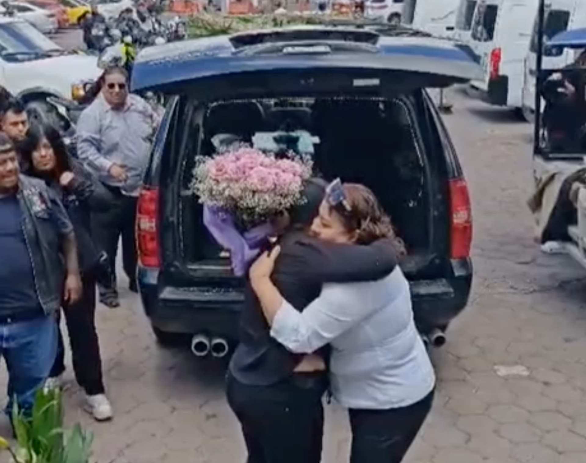 Despiden a Karla Valeria en Puebla: La Joven Fue Localizada Muerta en su Departamento