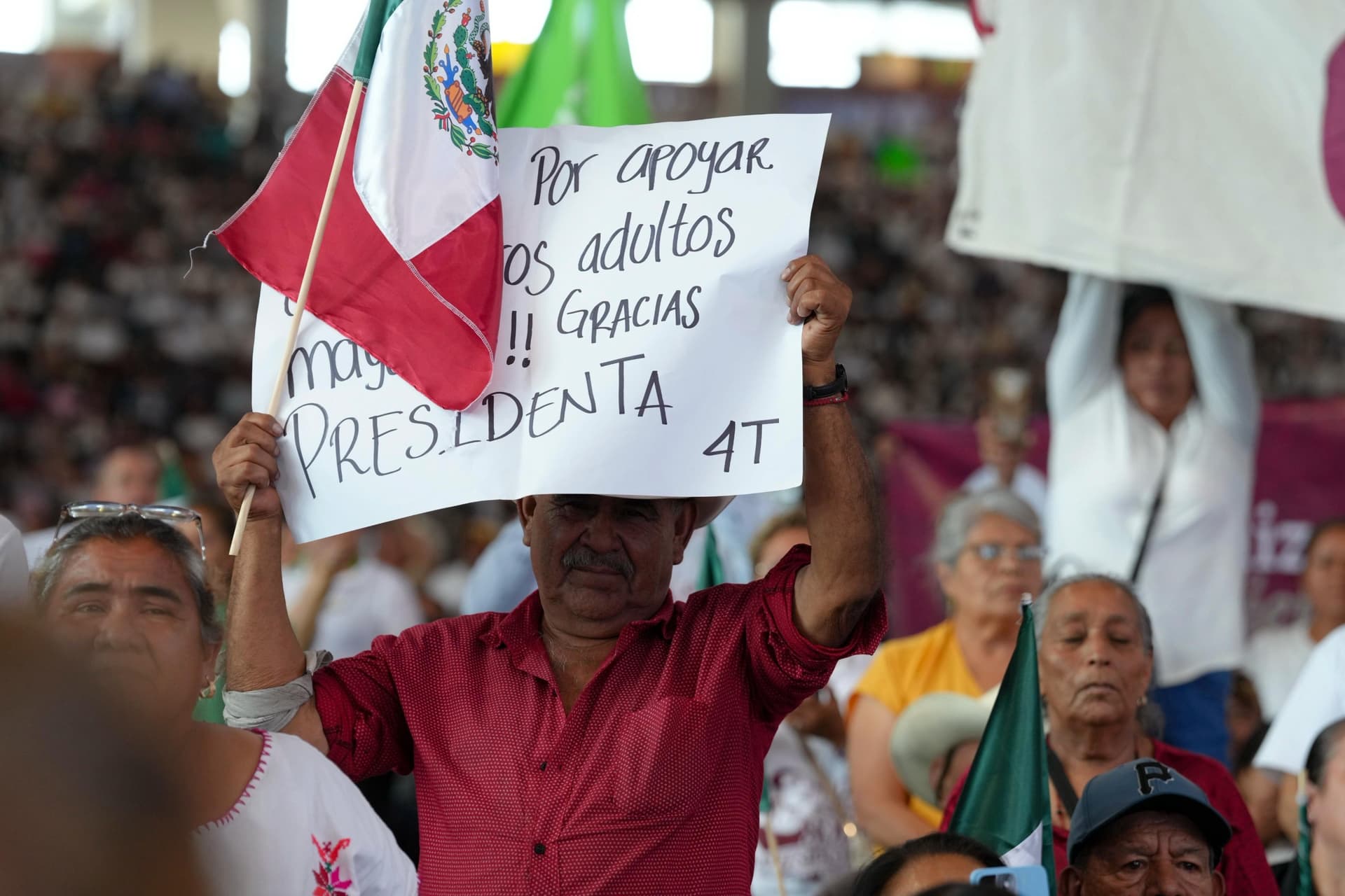 Asistentes al mensaje de Claudia Sheinbaum en San Luis Potosí