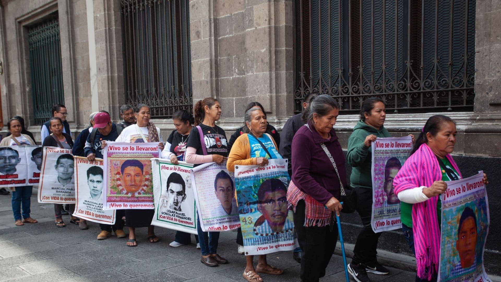 Padres de los 43 Ven Avances en Investigación tras Reunión con Sheinbaum