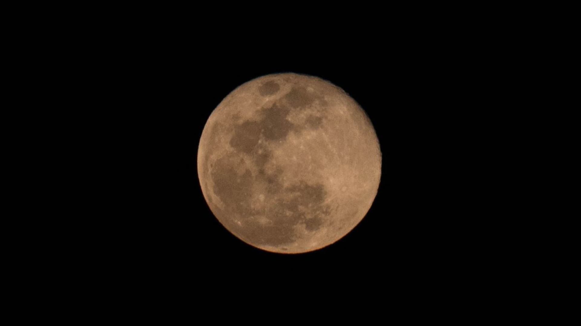 Luna Azul: Guía de la NASA para Tomar Buenas Fotos con Celular de la Luna Llena del 31 de Mayo