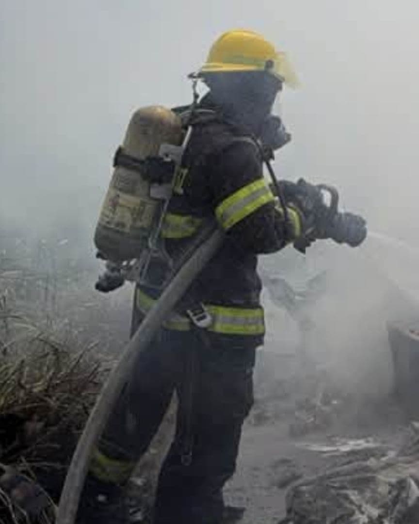 Tractocamión se Incendia Sobre la Carretera El Paso del Toro-Santa Fe en Veracruz