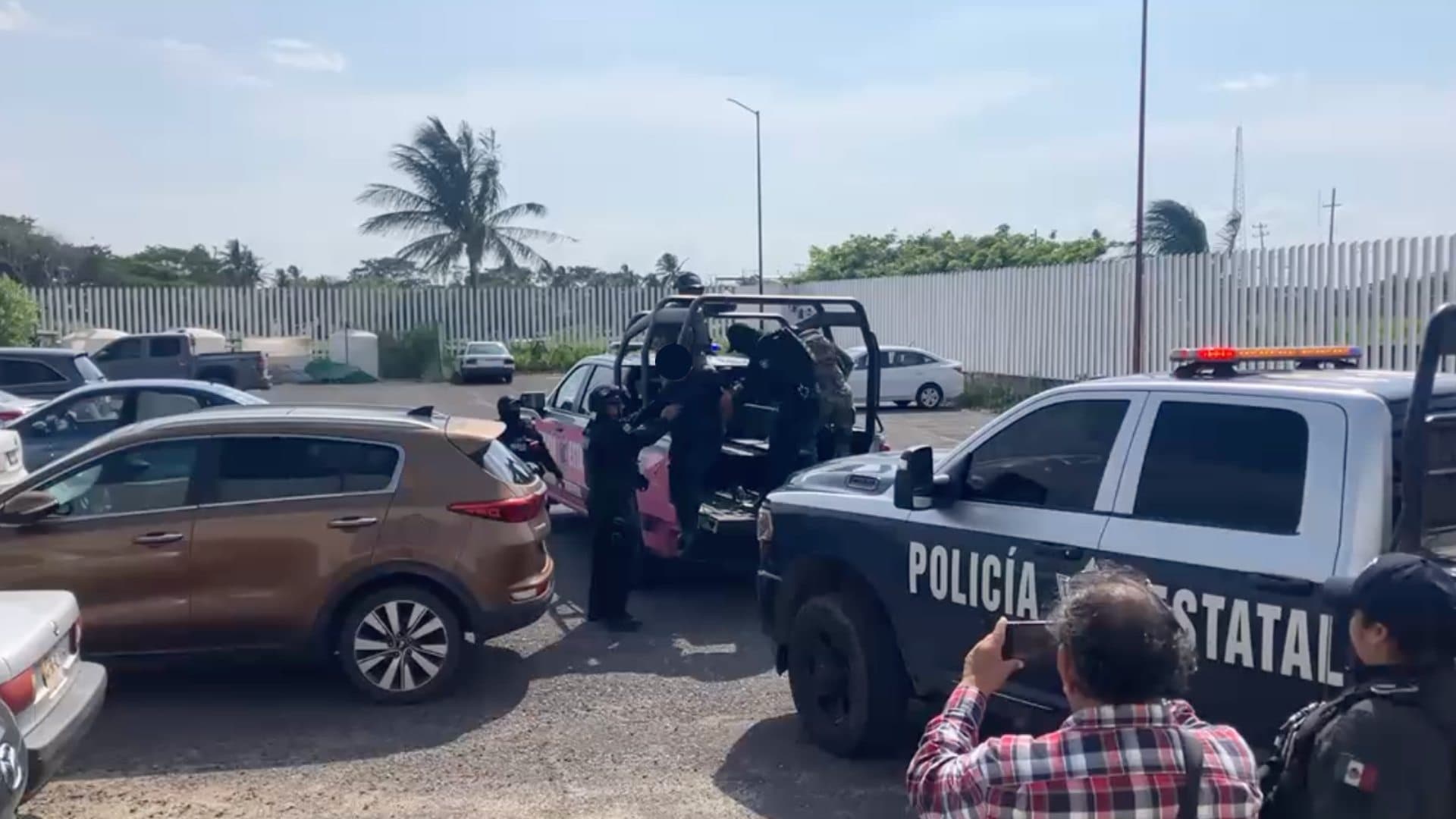 Caso Roxana Berenice: Policías Detenidos son Trasladados al Penal de la Toma en Amatlán