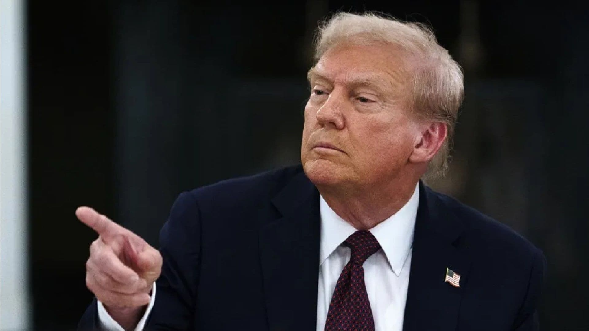 Trump Presiona a Senador por Horario de Verano Permanente y Publica su Número de Celular