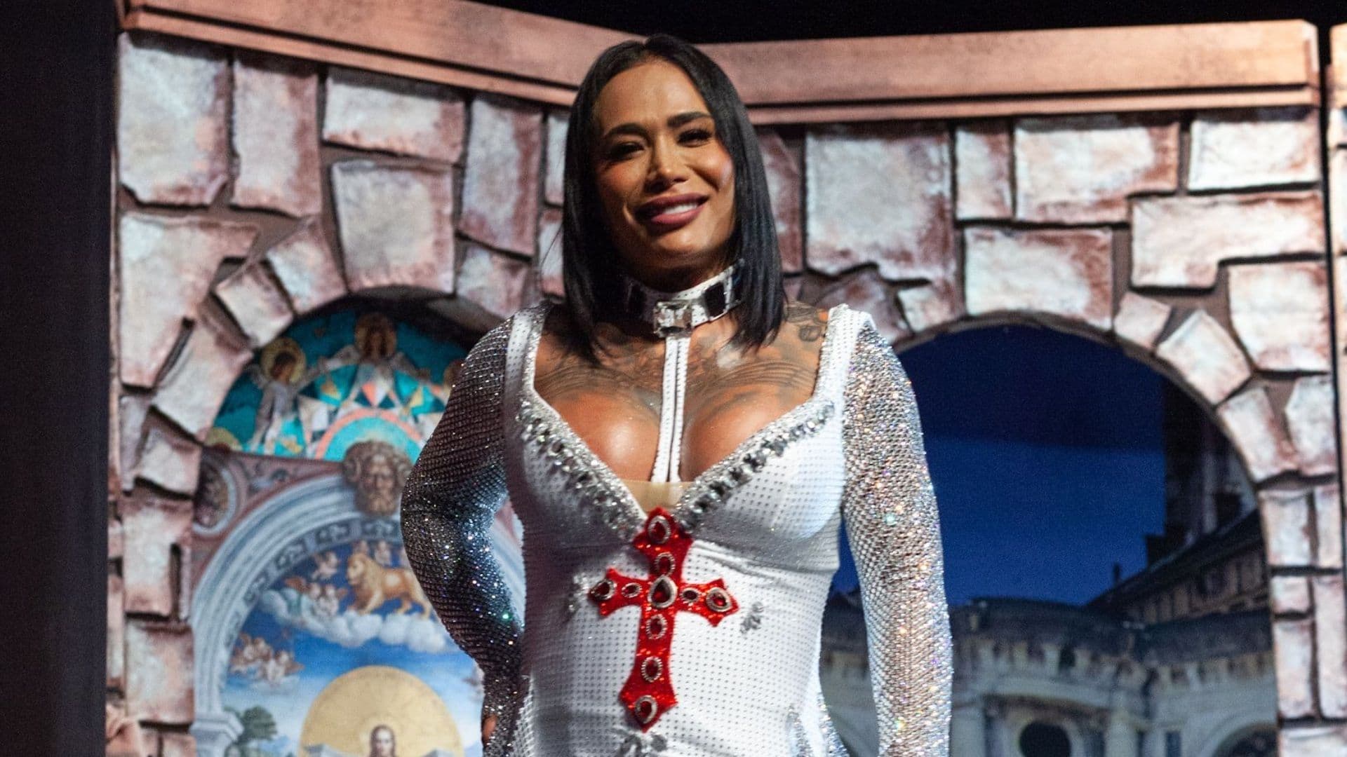 ¿Karina Torres Estará en La Casa de los Famosos? El Vestido Rojo o Naranja del Que Todos Hablan