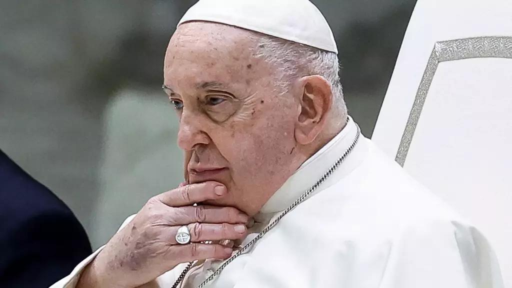 Foto: Reaparece Papa Francisco en el Vaticano