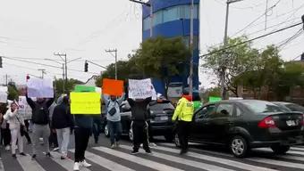 Manifestantes Bloquean Avenida Centenario en CDMX