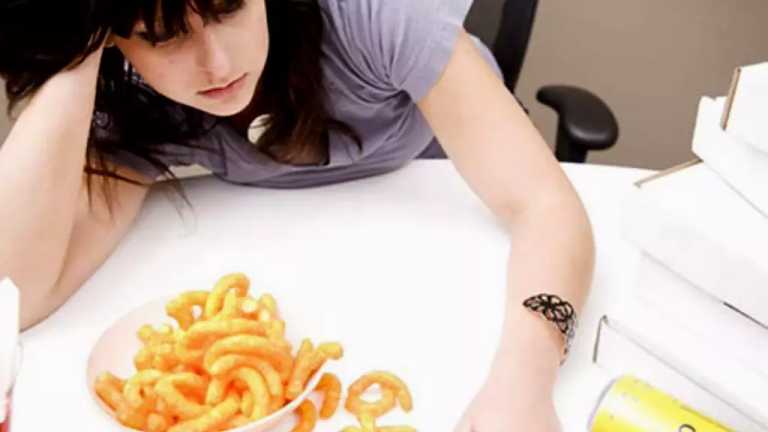 El 25% de los adolescentes padece un trastorno de la alimentación en diferentes grados, uno de ellos es el trastorno por atracón; así es