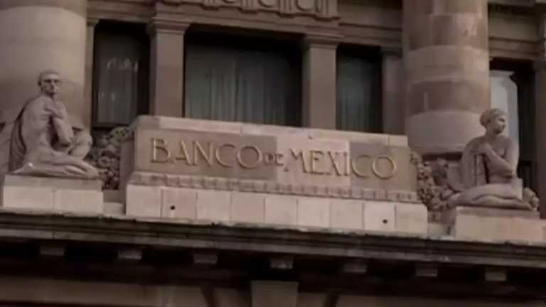 La junta de gobierno del Banco de México decidió por unanimidad mantener su tasa de interés de referencia en 11.25 por ciento