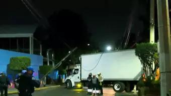 Foto: Camión Tira Postes y Cableado de Alta Tensión en Miguel Hidalgo, CDMX