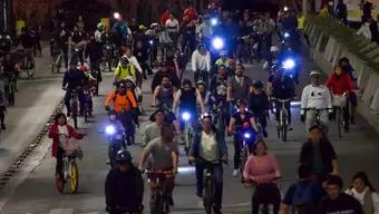 Foto: Pese a Contingencia Ambiental, Realizan Paseo Nocturno en Bicicleta en la CDMX
