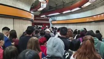Caos en la L7 del Metro CDMX: Reportan Retrasos de Hasta 20 Minutos