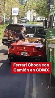 Ferrari Choca Contra Camión de Transporte Público en CDMX