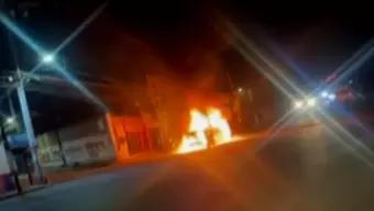 Foto: Se Incendia Unidad de Transporte Público en Ecatepec, Edomex
