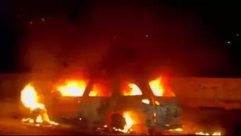 Foto: Vehículo se Incendia en Autopista México-Cuernavaca Debido a Falla Mecánica