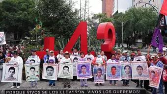 Video SnapshotFoto: Manifestantes Bloquean Paseo de la Reforma por Caso Ayotzinapa