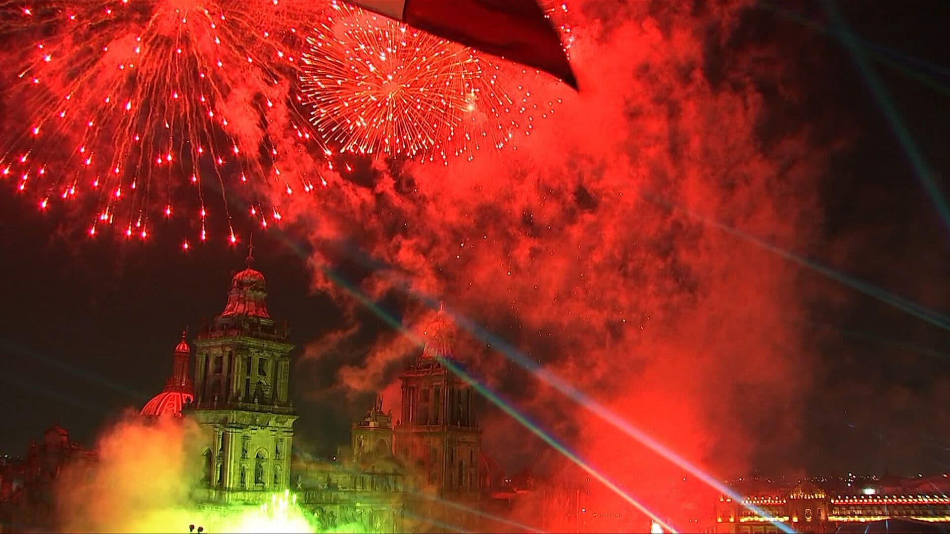 Grito de Independencia 2026: Así Fueron los Fuegos Pirotécnicos en el Zócalo de CDMX